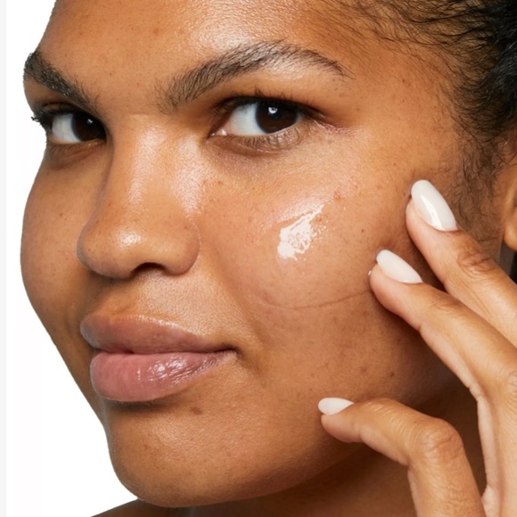 NWT Clinique Dramatically Different Hydrating Jelly 115 ml with pump - Picture 4 of 14